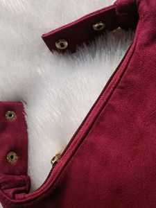 Bobbi Brown velvet Burgundy Suede Pouch♥️💕