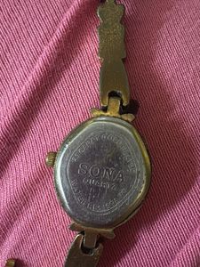 Elegant Gold Tone Women's Watch