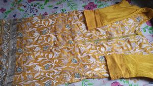 Elegant Yellow Embroidered Kurta Set🥰