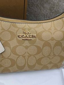 Coach Teri White folding box 🎁