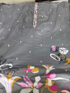 Elegant Grey Kurta Set with Floral Embroidery