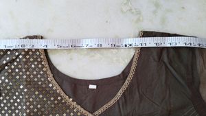 Women Three Quarter Brown Kurti, L