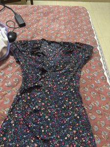 Forever21 cute floral wrap dress
