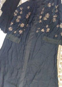 Abaya in black colour