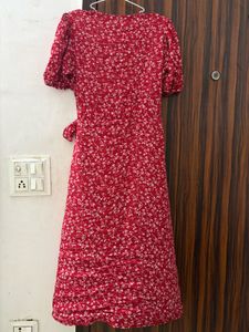 Chic Red Floral Wrap Dress