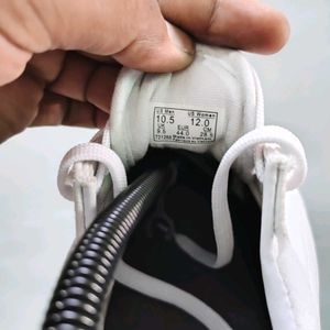 Classic White Vans Sneakers