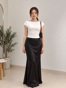 Chic White Ruched Top