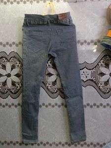 Light Wash Skinny Jeans