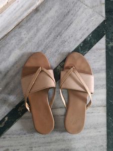 combo of flats chappal
