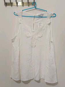Never worn Chic White Lace Trim Sleeveless Top