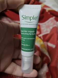 Simple Barrier Repair Hydrating Lip Balm