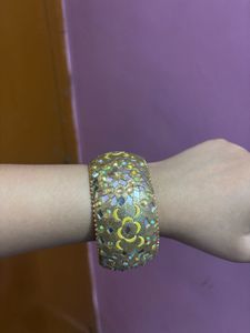 Sparkling Embellished Bangle Bracelet