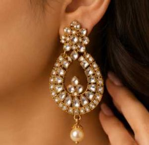 Exquisite Kundan &amp; Pearl Maang Tikka Set