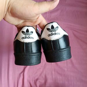 Adidas Superstar Sneakers