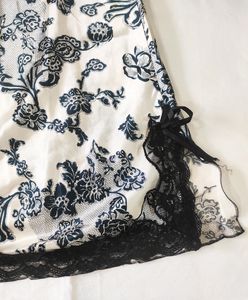 Sexy Slip Lingerie In Crepe Offwhite And Black