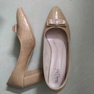 Beige Bow Accent block heels