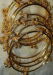 Kashmiri Golden Ghunghroo Bangles ✨