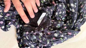 Charming Floral Print Dress