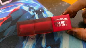 Maybelline Super Stay Teddy Tint pinkie bestie