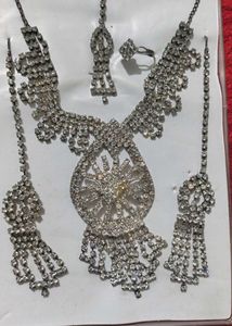 Sparkling Silver Jewelry Set