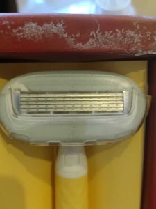 Carmesi Body Razor