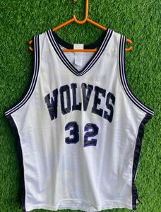 Vintage Wolves Basketball Jersey 32