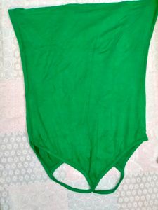 Brand New Floral Top With Green Inner