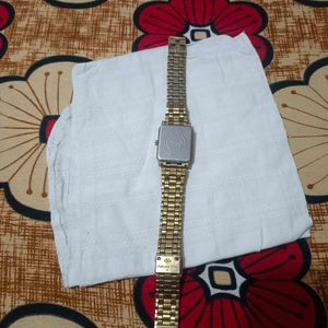 Elegant Gold Tone Women's Watch