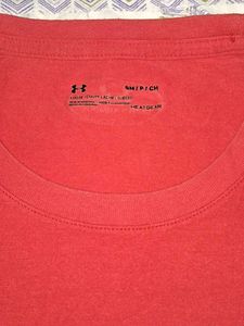 Under Armour Red T-Shirt
