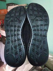 NEW NO USED CASUAL SHOES FOR MEN AND WOMEN.