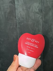 Dot &amp; Key Strawberry Dew Tinted Sunscreen