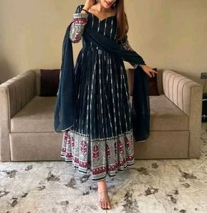 Free Shiping &amp; 🆓 🎁Embroidered Stunning Anarkali