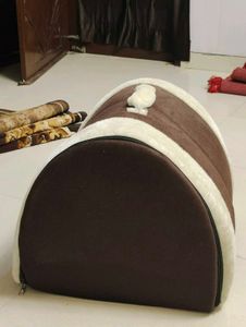 Igloo Pet Bed - Cozy &amp; Foldable