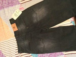 NEW WITH TAG| Black Whisker Wide-Leg Jeans | Siz
