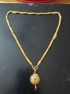 Elegant Gold Chain Necklace