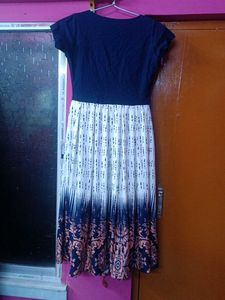 Stylish Navy &amp; White Printed Gown
