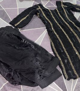 Elegant Black Kurta Set with Gold Embellishments🖤