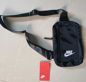 🇺🇸 Nike Crossbody Bag
