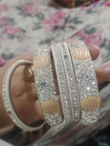 Sparkling White &amp; Gold Bangles Set