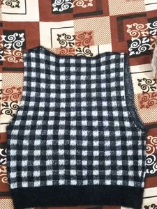 Cute Gingham Knit Vest