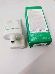Innisfree UV Active Poreless Sunscreen SPF50+