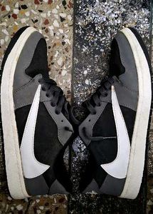 Og Nike Grey black rravis scott in brand new