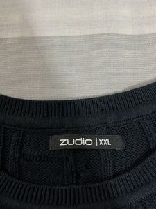 Chic Black Sleeveless Knit Top
