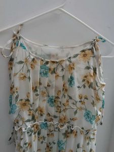 Chic Floral Maxi Dress like beachwear