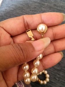 Elegant Pearl Necklace with Gold Clasp