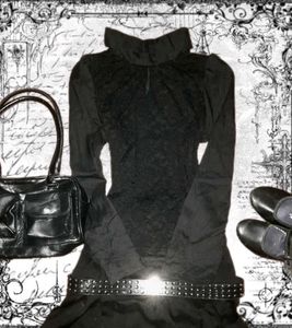 Gothic full sleeve detailed lace top