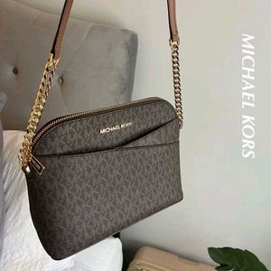 Michael Kors MK Jet Set Travel Medium Logo Dome wi