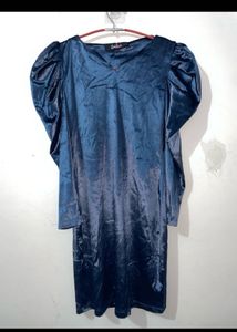 Sleek Blue Velvet Bodycon Dress