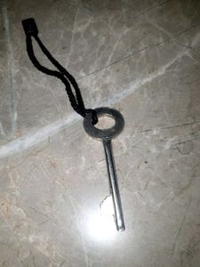 Vintage Skeleton Key Pendant Necklace