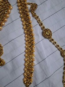 Elegant Gold Necklace &amp; Earring Set